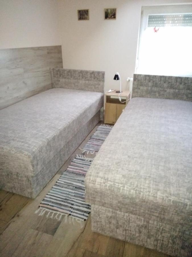 Budai Vam Apartmanhaz Pécs Exterior foto