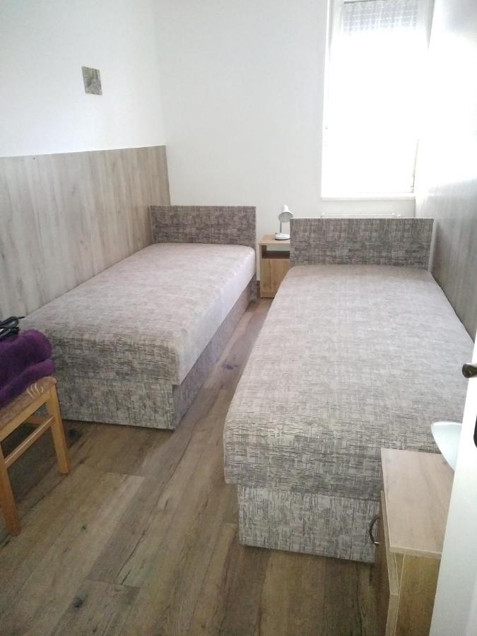 Budai Vam Apartmanhaz Pécs Exterior foto